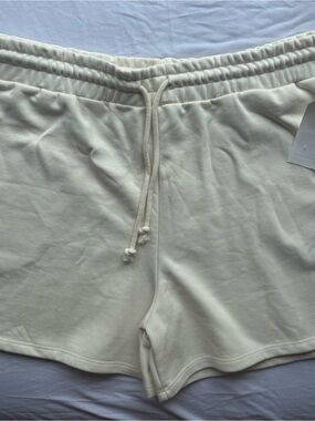 Topshop Cream Shorts NWT Trendy Summer Aesthetic